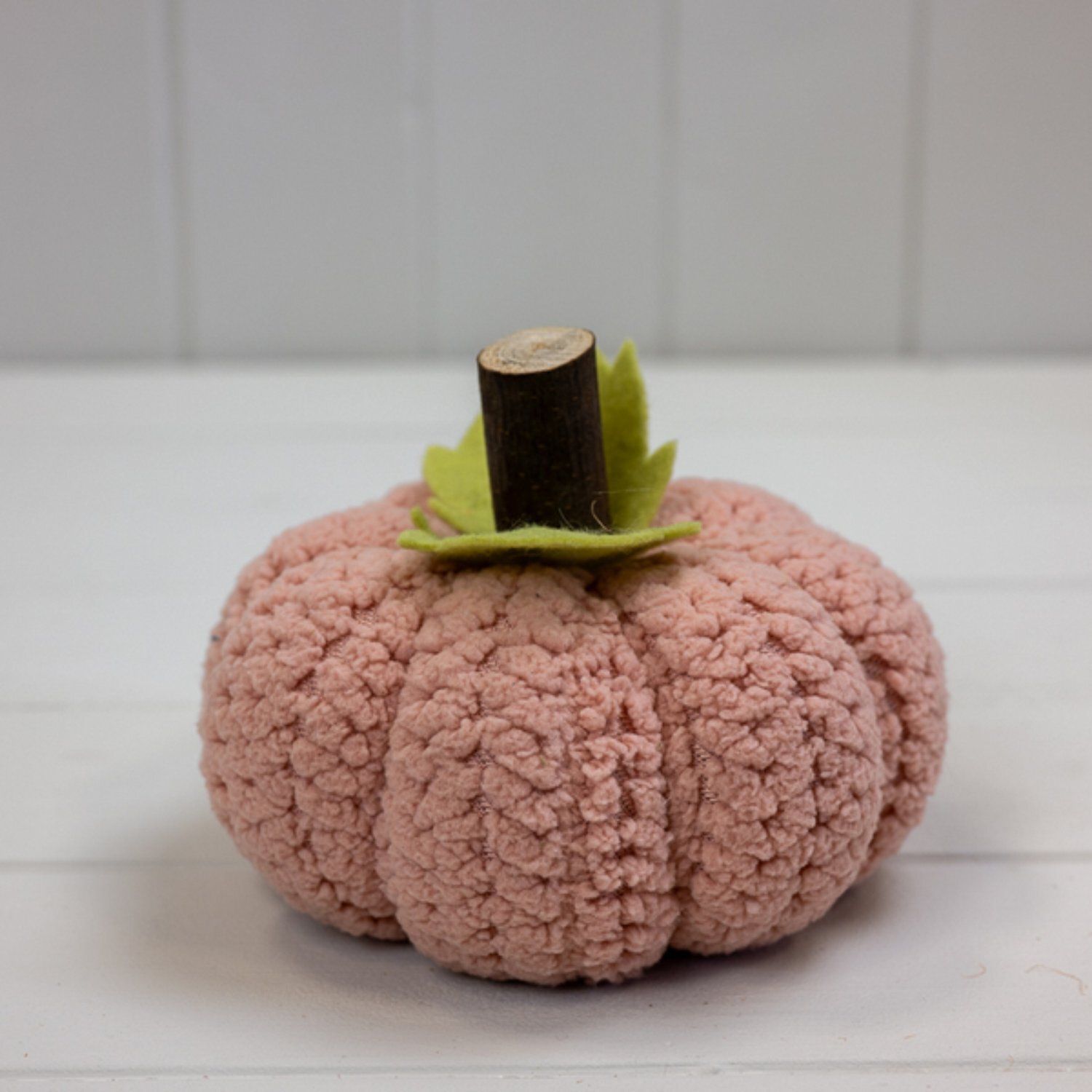 Kdmd Classic Pink Fabric Pumpkin Ornament - Pink
