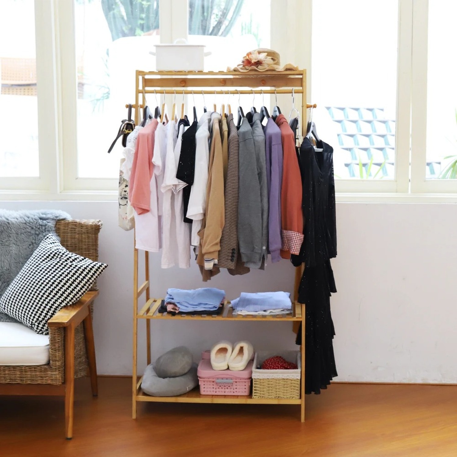 Clothes Storage Organiser Rack and Shelves