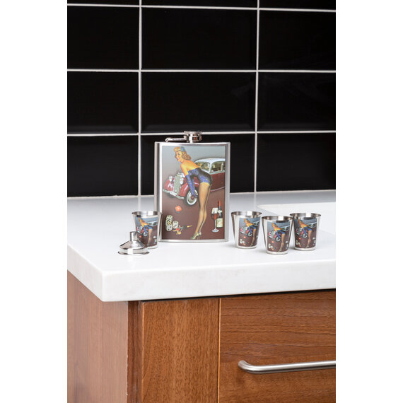 Pinup Hip 8Oz 4 Cups Flask Set