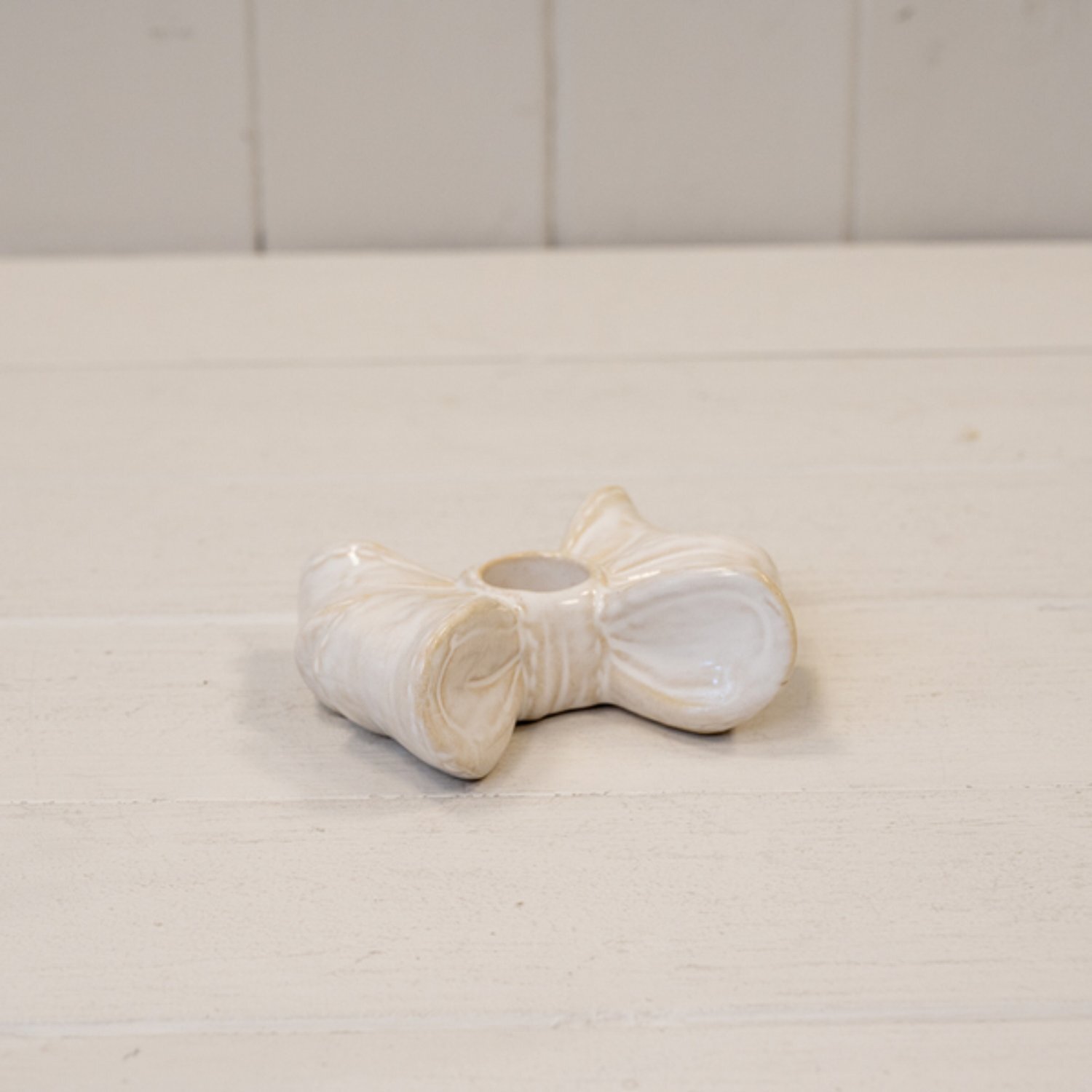 Kdmd Unisex White Glazed Ceramic Double Bow Candle Holder In - Image 2