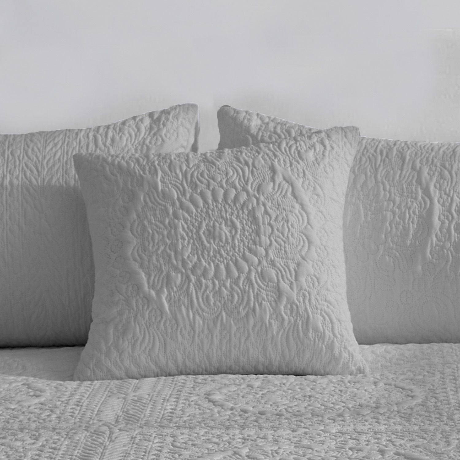 Deluxe Quilted Grandeur Winchester Pinsonic Cushion - Grey