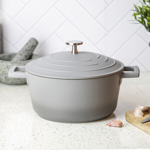 MasterClass Lightweight 2.5 Litre Casserole Dish with Lid - Ombre Grey