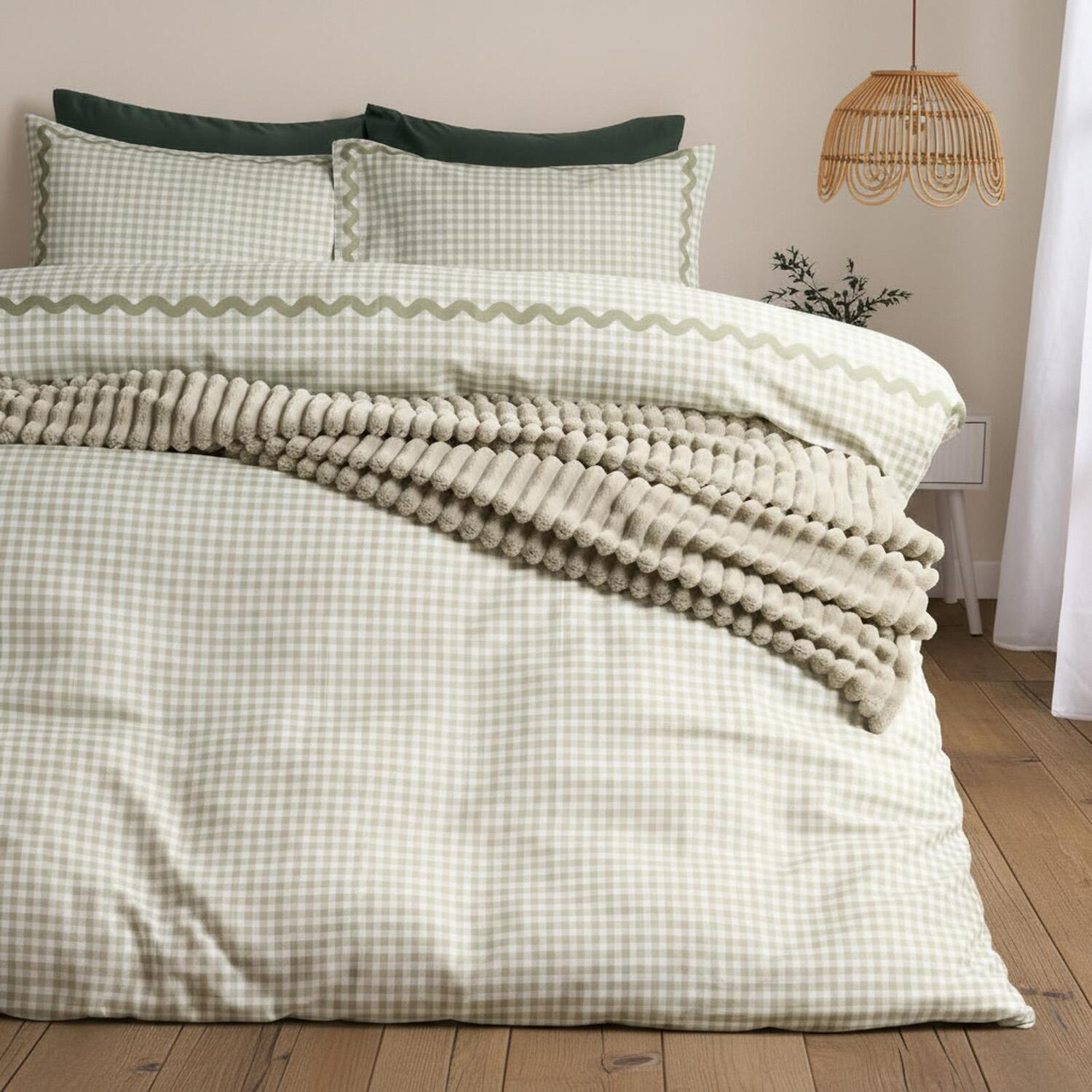 OHS Gingham Wave Border Bedding Set Microfibre Duvet Cover with Pillowcase in Pale Green | Size: Double