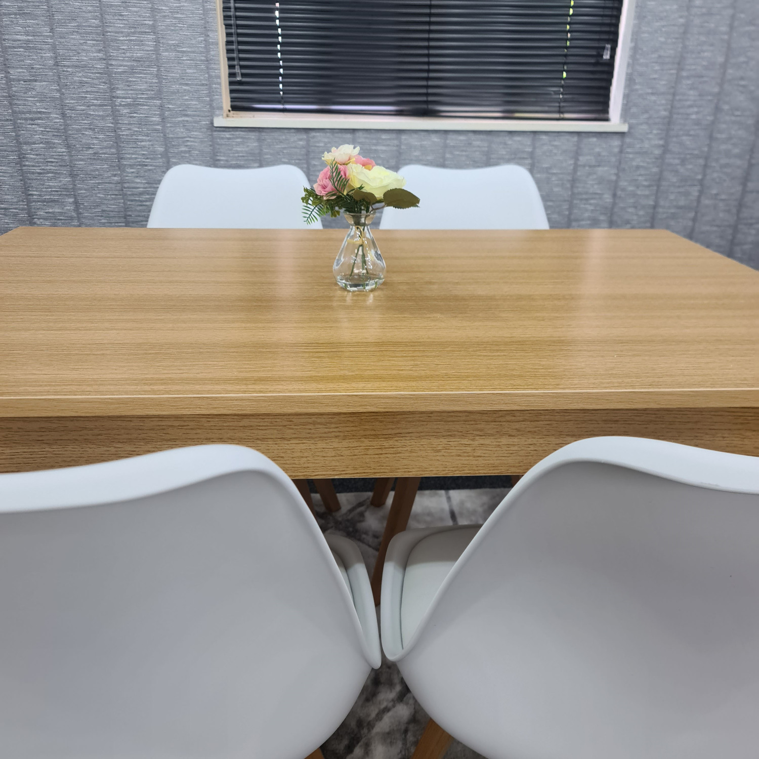 Dining Table And 4 White Tulip Chairs Kitchen Set Of 4 - White