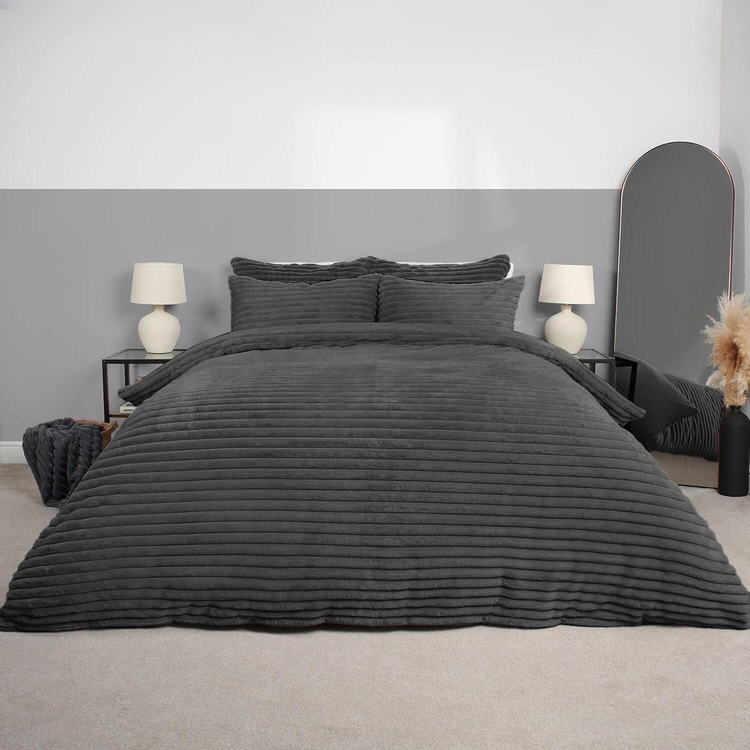 OHS Ribbed Duvet Cover Faux Fur Winter Warm Bedding Set in Charcoal | Size: Super King