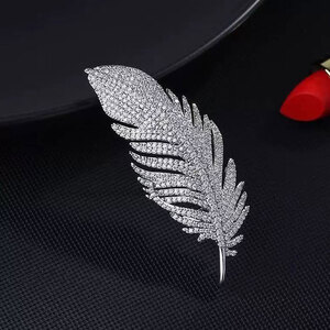 Y125 Feather Brooch