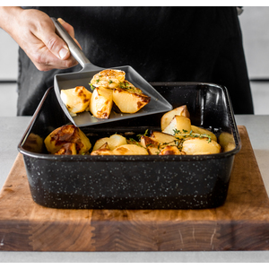MasterClass Vitreous Enamel Roasting Pan