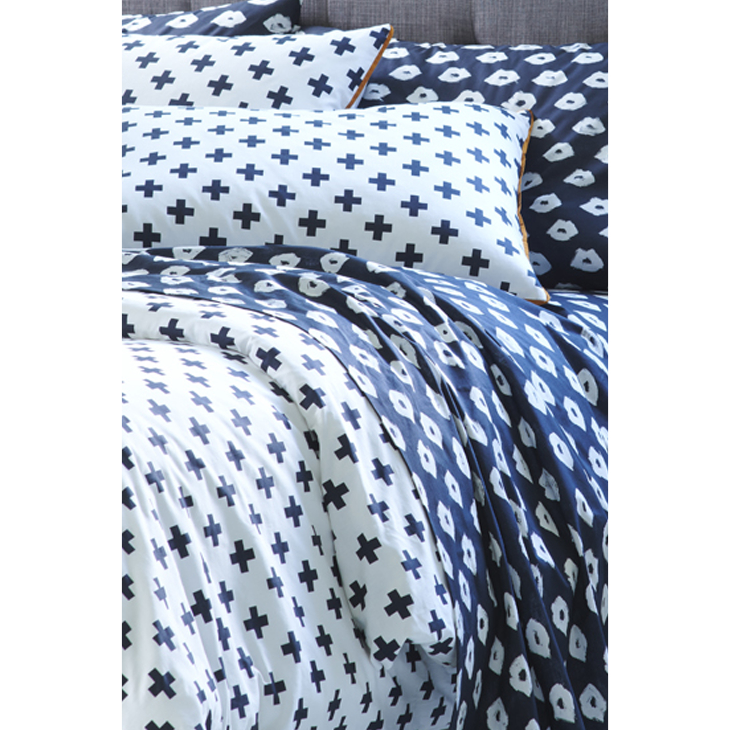 Martex Umbria Duvet Cover Set - Black Double