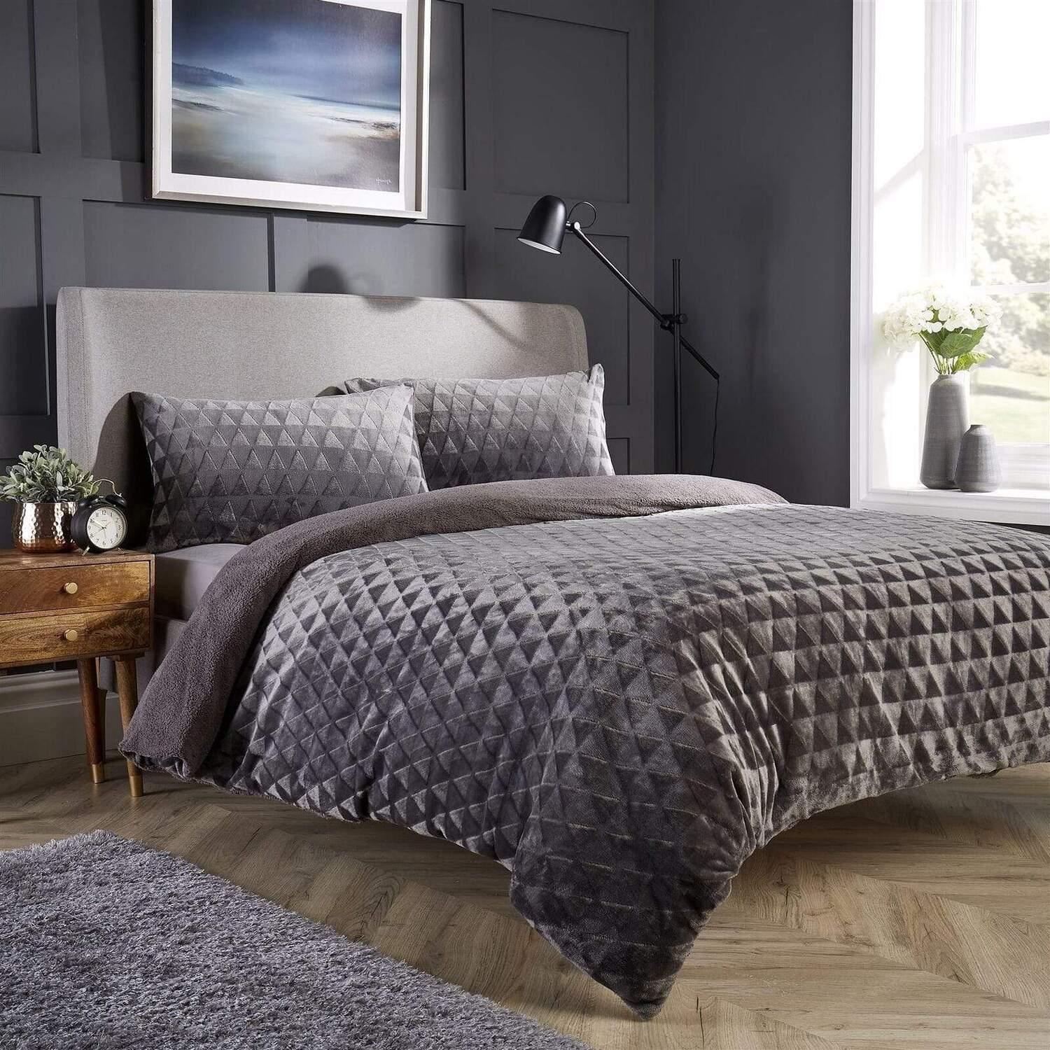Geometric Reversible Teddy Duvet Set - Charcoal King