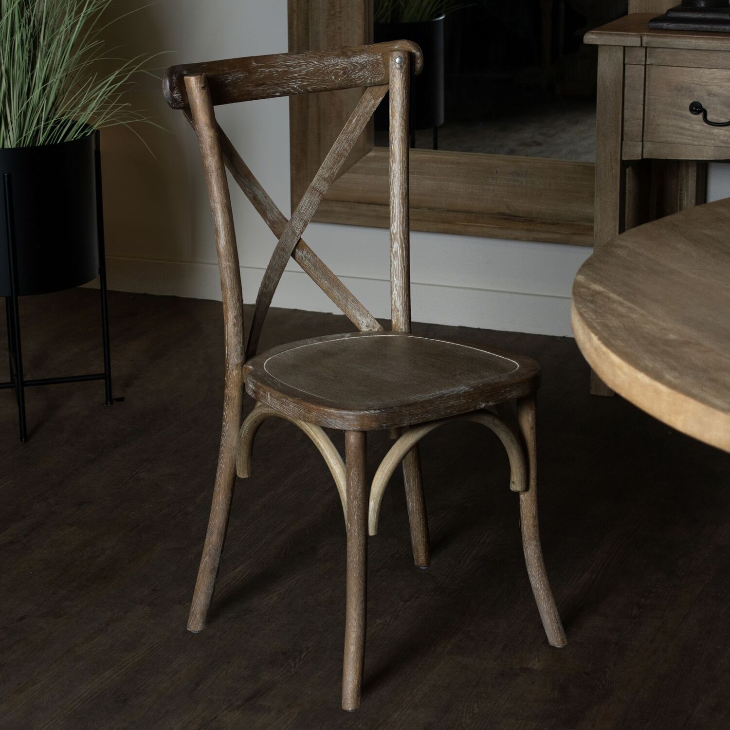 Cross Back Dining Chair With Rustic Elegance - Brown