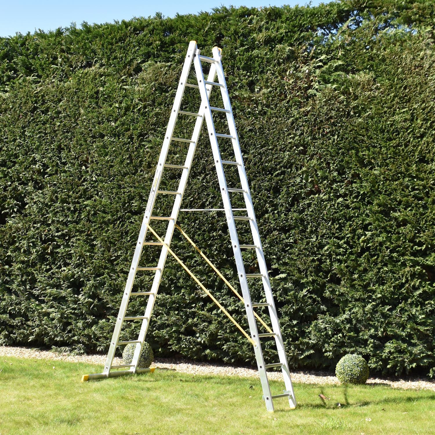 B&Q - 13-Rung 2 Section Combination Ladder - Image 2