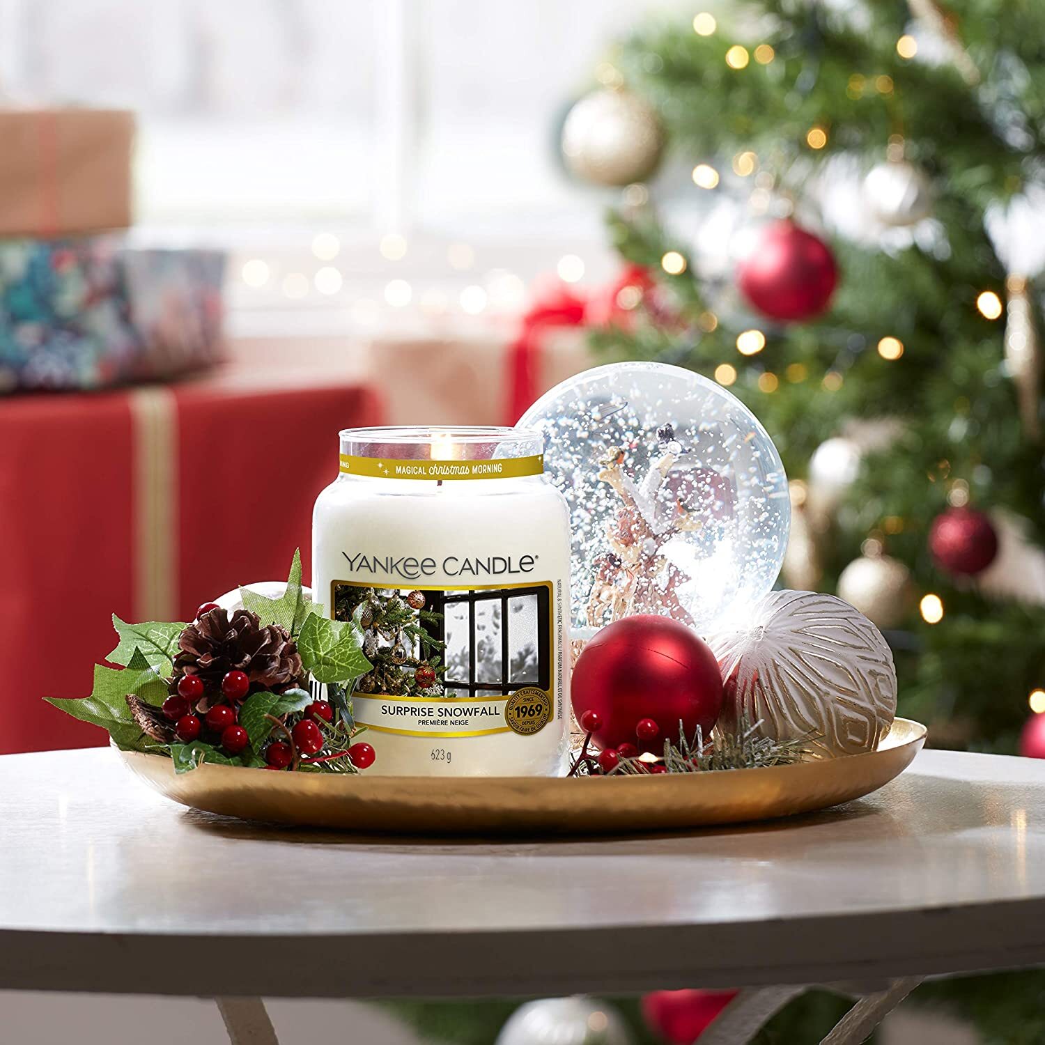 Yankee Candle Classic Medium Jar Surprise Snowfall - Yellow