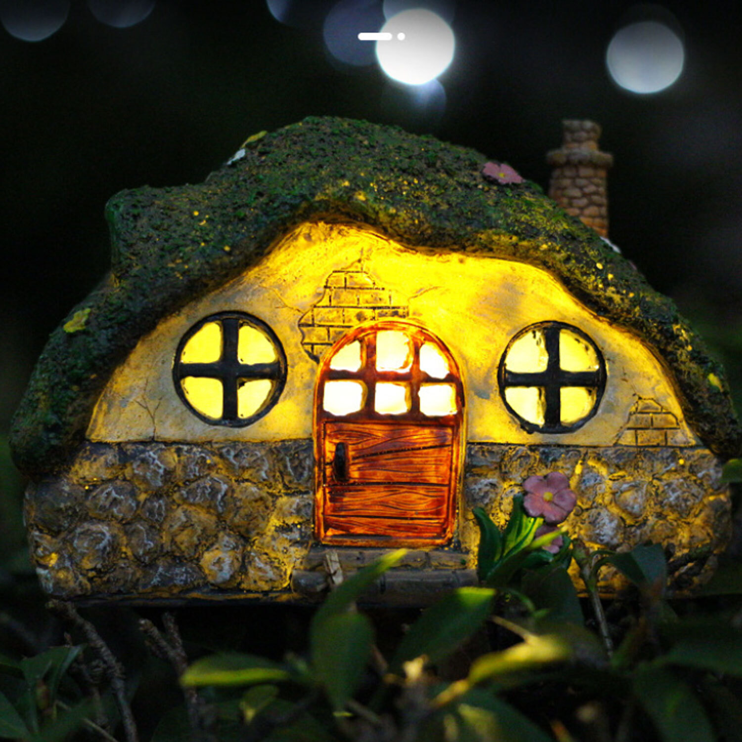 Latto Solar House Resin Outdoor Decorative Garden Ornament