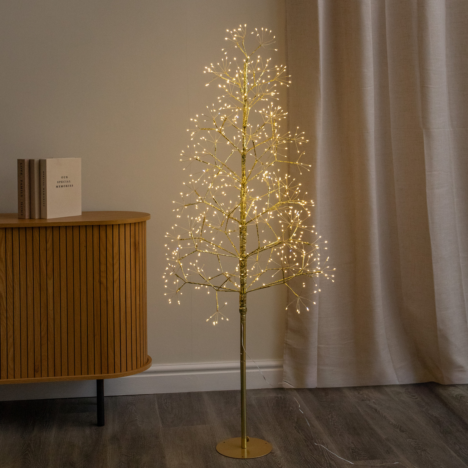 Rackhams Golden/White 1.5M Twinkling Christmas Twig Tree With 725 Warm Leds - Image 2