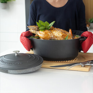 MasterClass Oval 6L Cast Aluminium Casserole Dish Lid Black 40 x 27.5 x 22cm