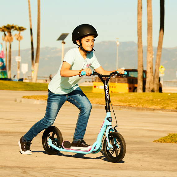 Razor Flashback Kick Scooter Wheels with Air-filled Tyres blue