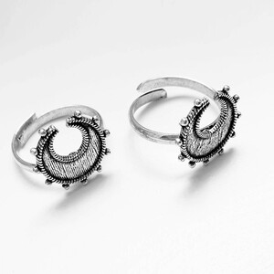 German Silver Designer Adjustable Toe Ring Crescent