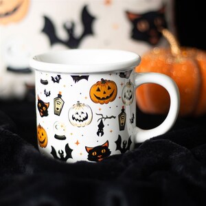 Spooky Cat And Pumpkin Vintage Halloween Mug