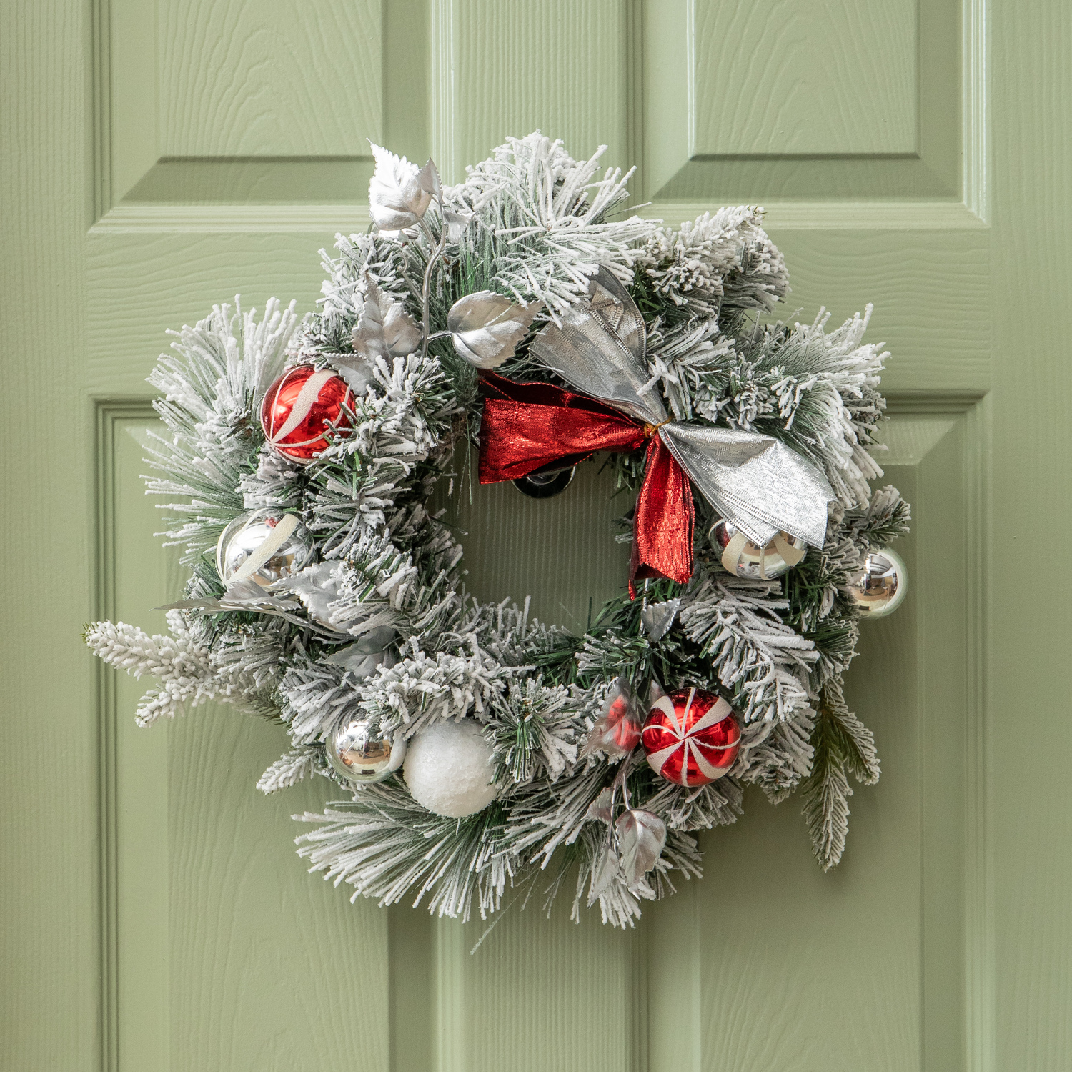 Samuel Alexander Unisex White 40Cm Lapland Decorated Christmas Wreath With Bow & Baubles In - Image 2