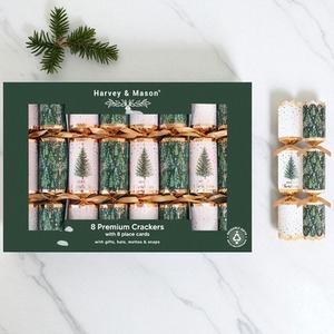 8 Premium Christmas Dinner Crackers Green Christmas Tree 12.5 Inch
