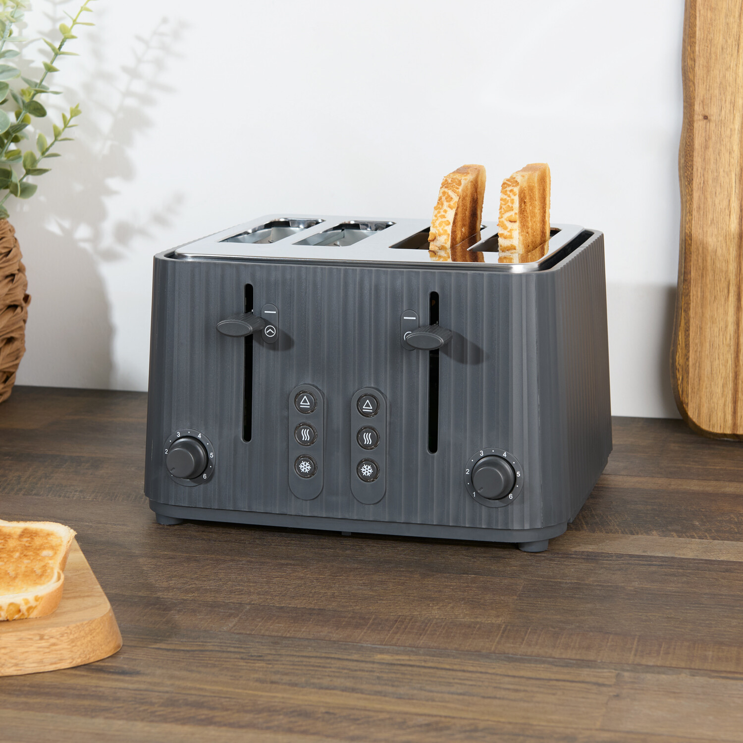 Kitchen Master Ribbed 4 Slice Toaster - Charcoal