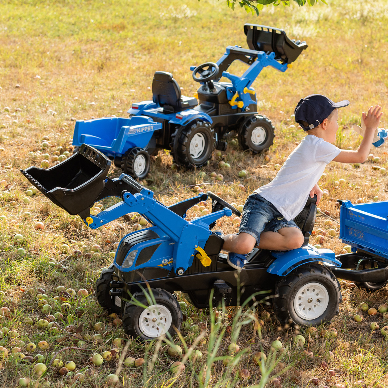 Rolly New Holland T7 Tractor With Frontloader And Pneumatic Tyres - Blue