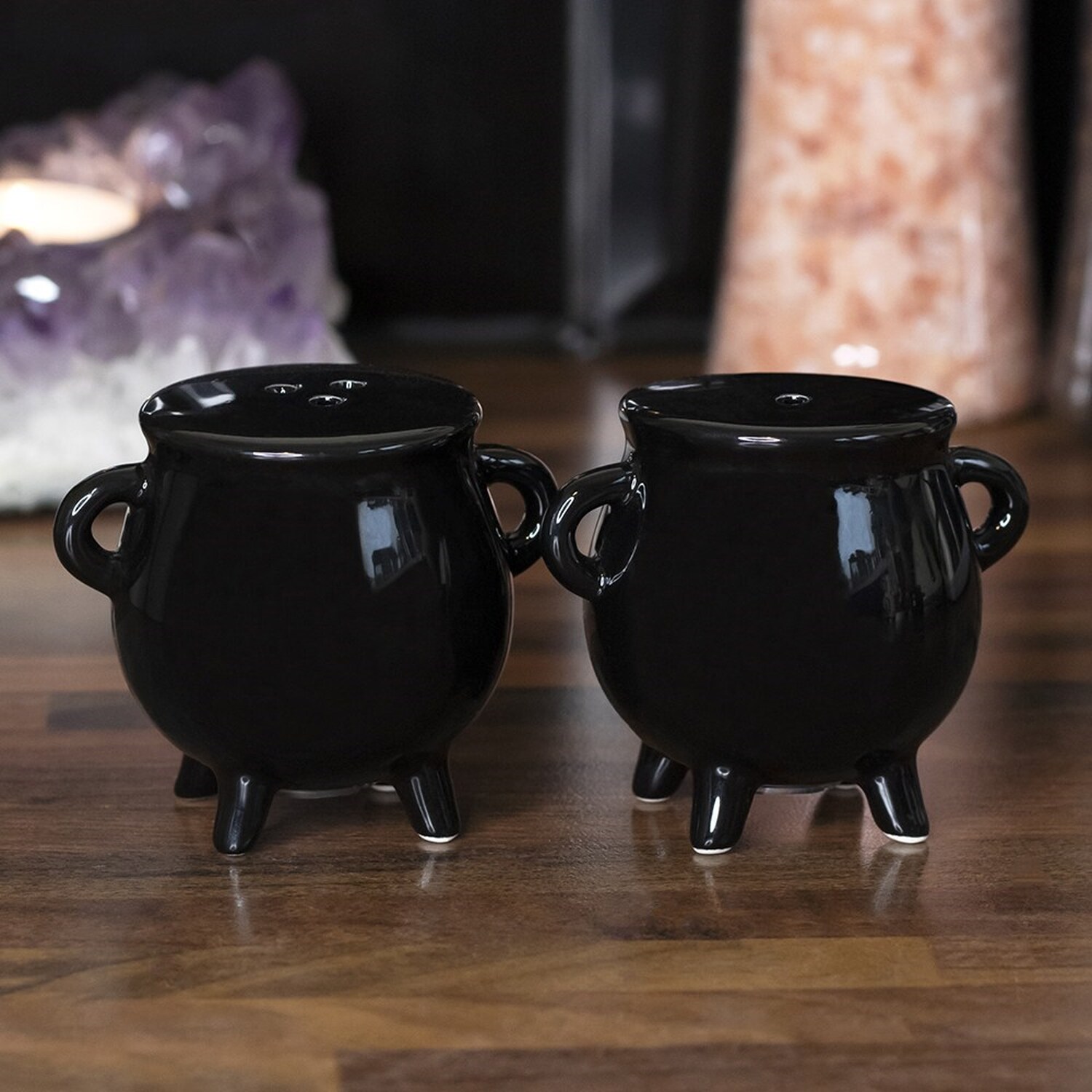 Kingsbury Gifts - Cauldron Cruet Set - Salt and Pepper Shakers - Black