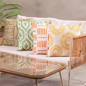4PK Cushion x1 Curve, x1 Golden Sun, x1 Lines, x1 Damask