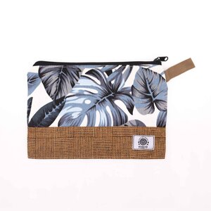 Large Luxury Tropical Pouches - Assorted Designs, 26x17cm for Stylish Carrying