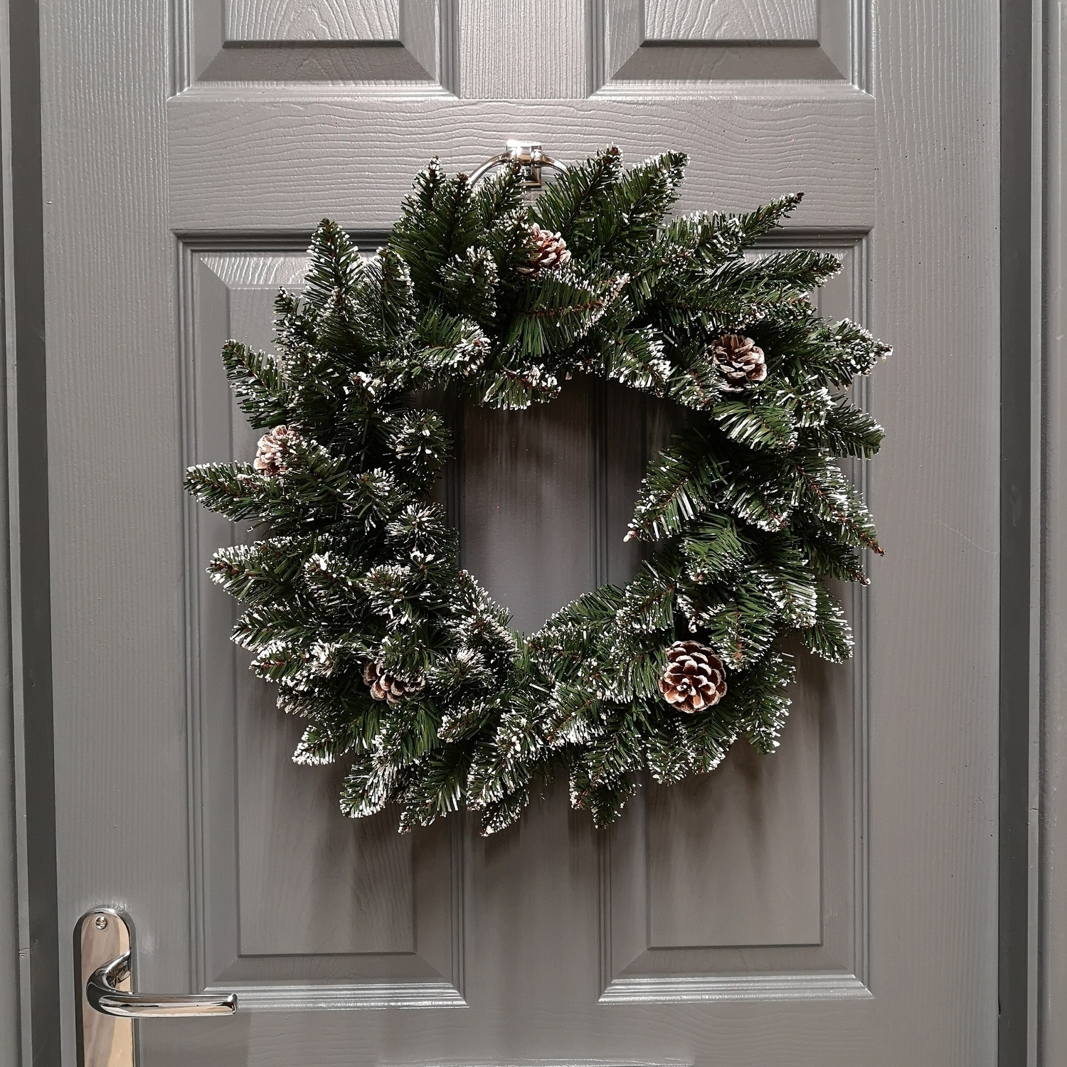 Samuel Alexander Rocky Mountain Snow Tipped Christmas Wreath - White / Green