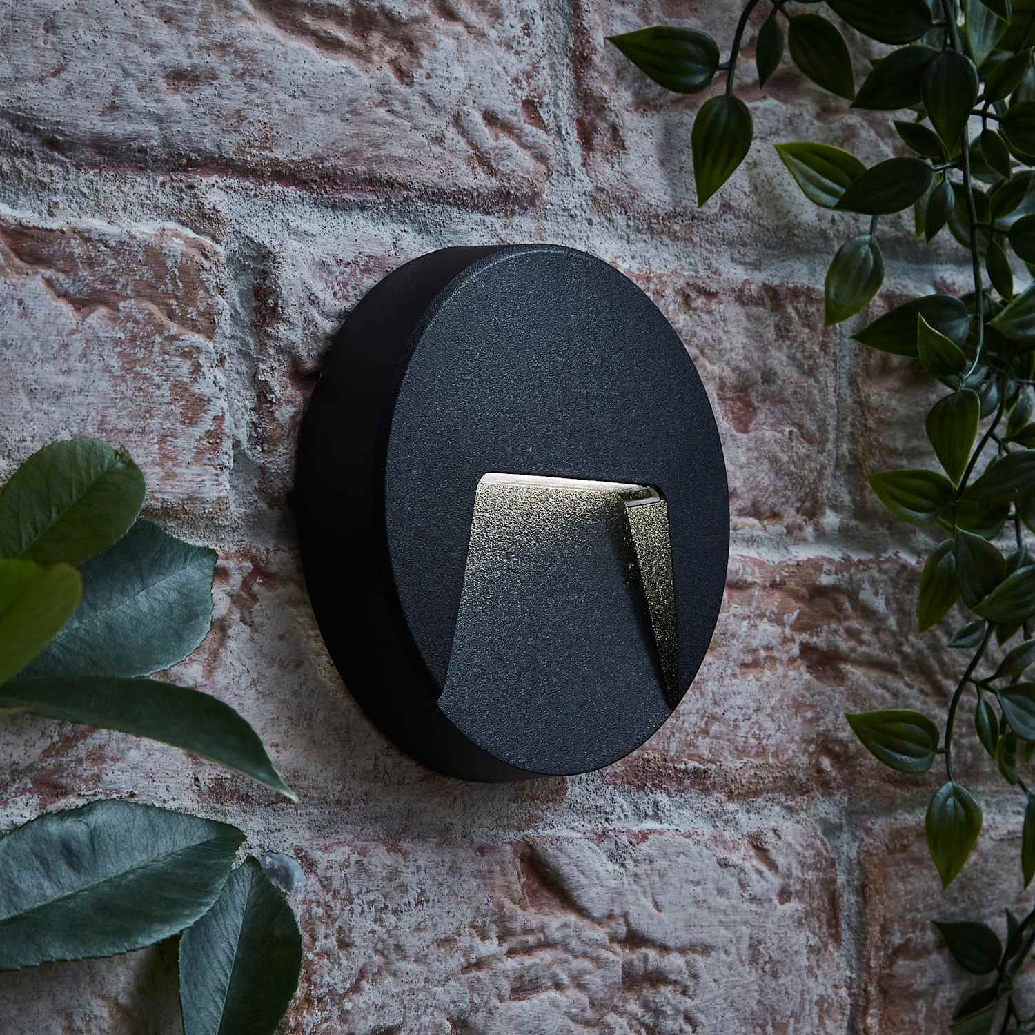 Valuelights Sam Circle Ip65 Integrated Led Outdoor Wall Light - Black