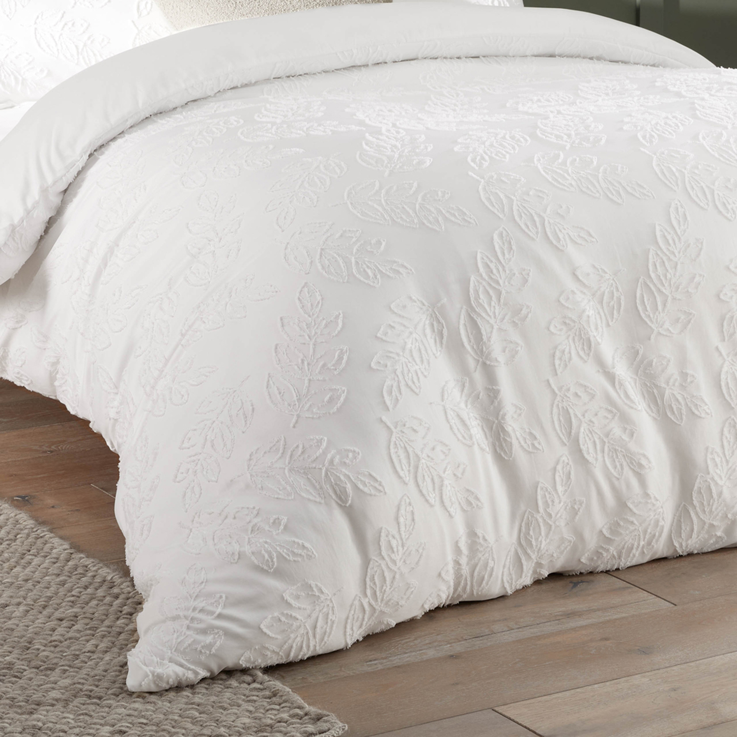 Seville Leaf Tufted Soft Touch Duvet Cover Set - White King