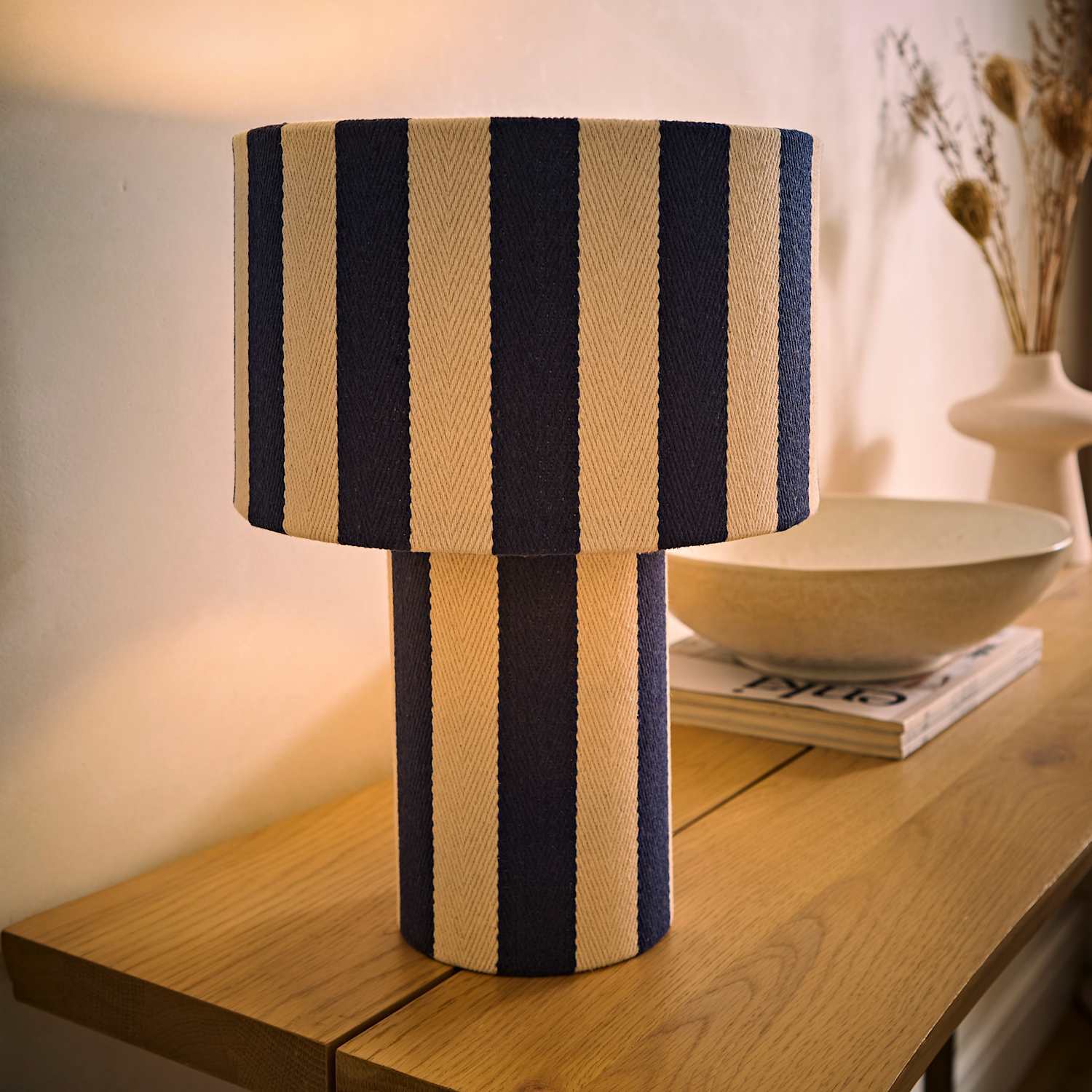 Valuelights Unisex Navy Florence Pinstripe Full Fabric Heavy Linen Table Lamp With Bulb In - Image 5
