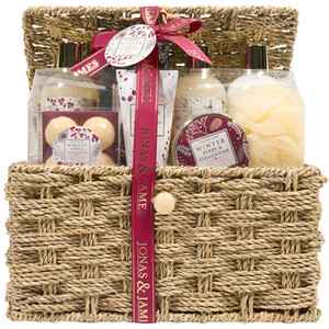 Winter Berry and Clementine Hamper