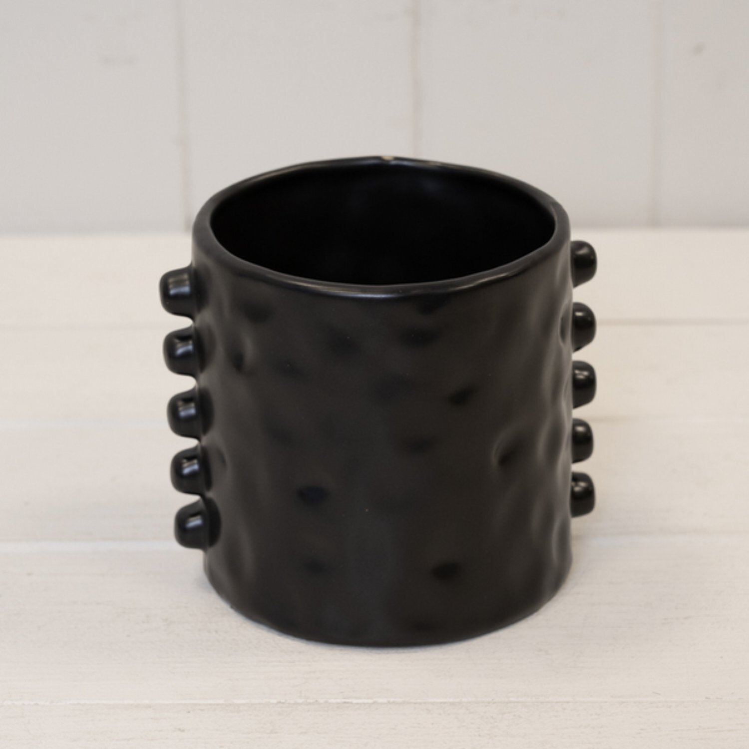 Dimpled Timeless Black Pot with Bobbins - Black