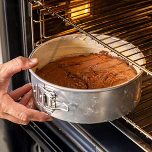 MasterClass Recycled Aluminium Springform Cake Tin, 20cm