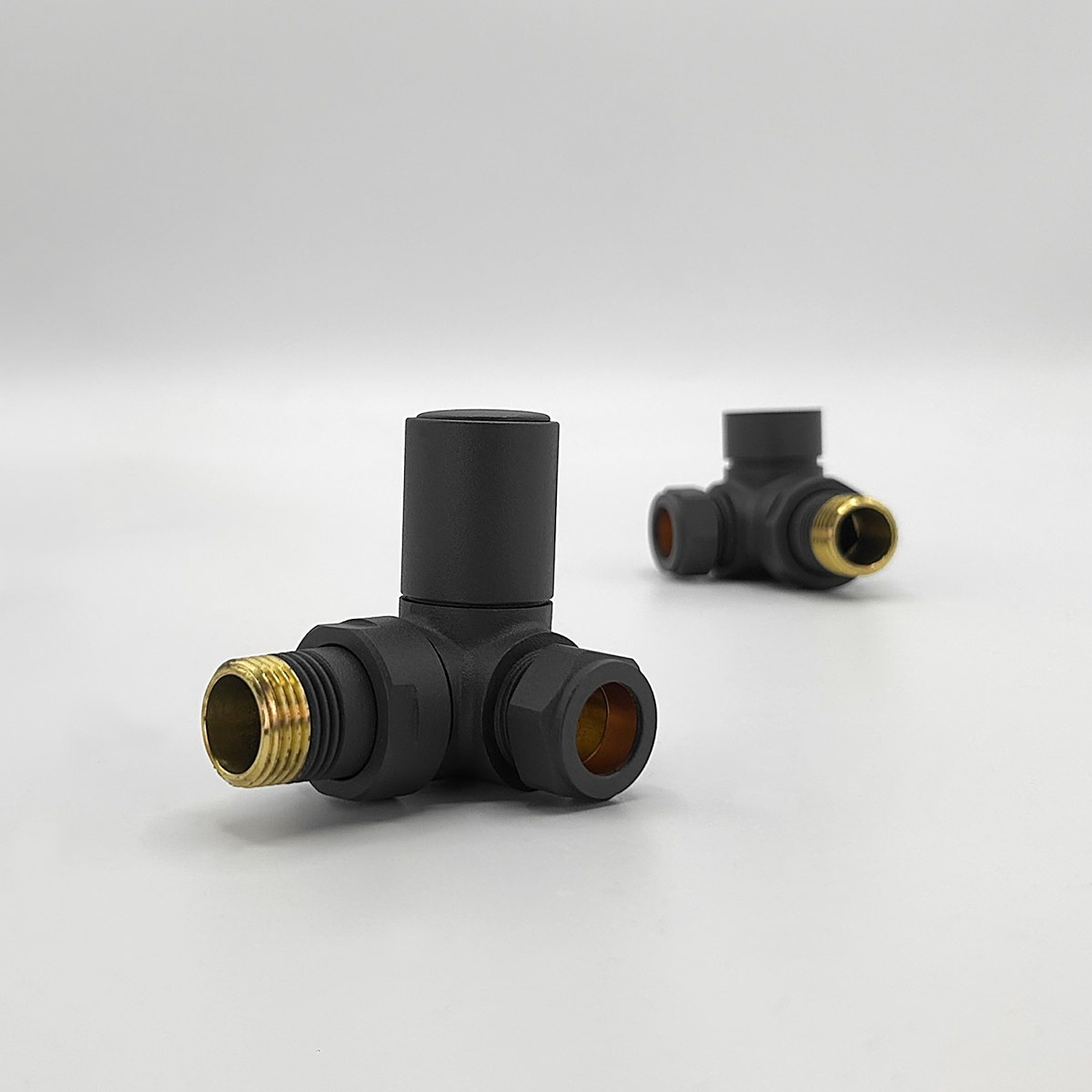 B&Q -  Corner Anthracite Grey Manual Round Radiator Valve Set - Image 2