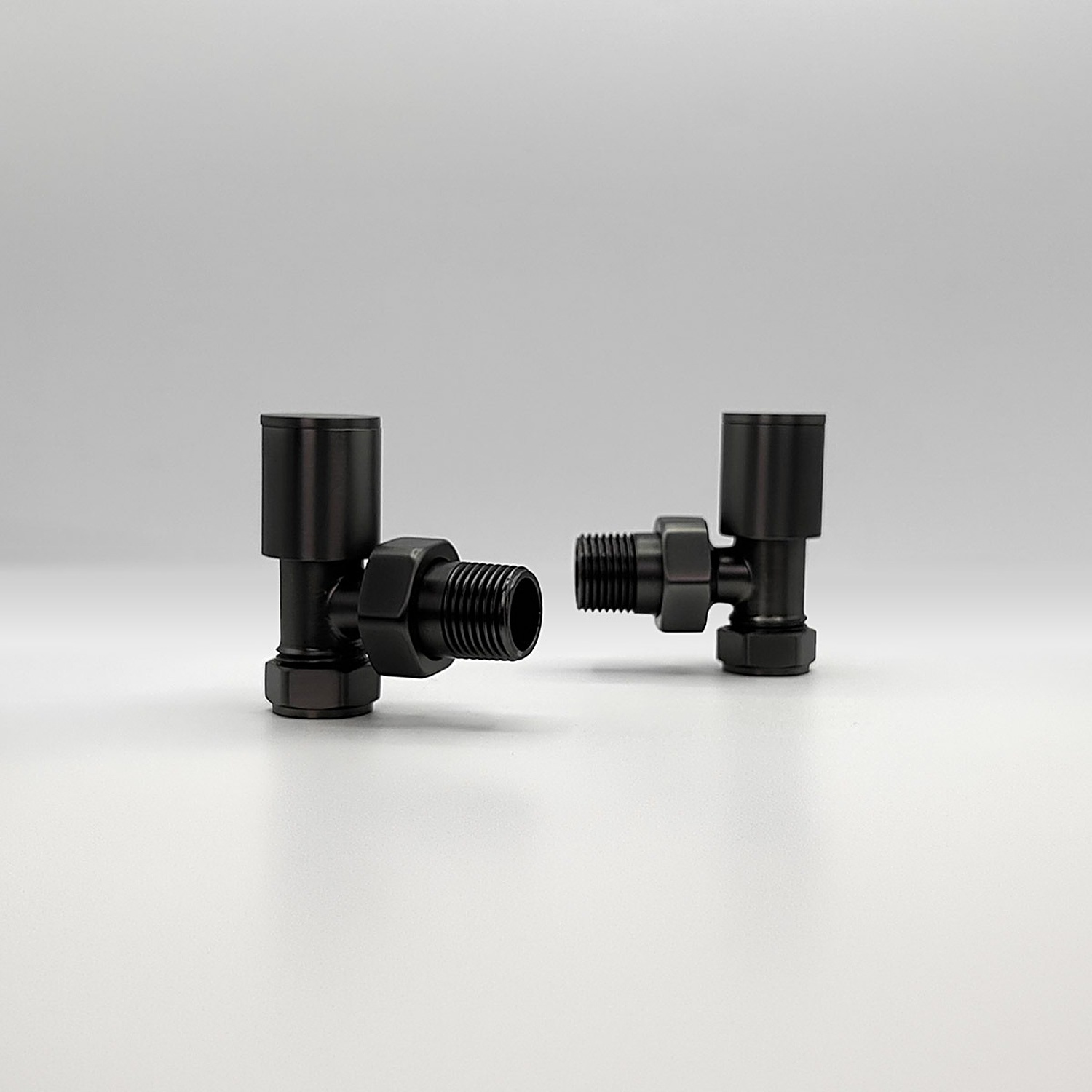 B&Q - Angled Brushed Gunmetal Manual Round Radiator Valve Set - Image 2