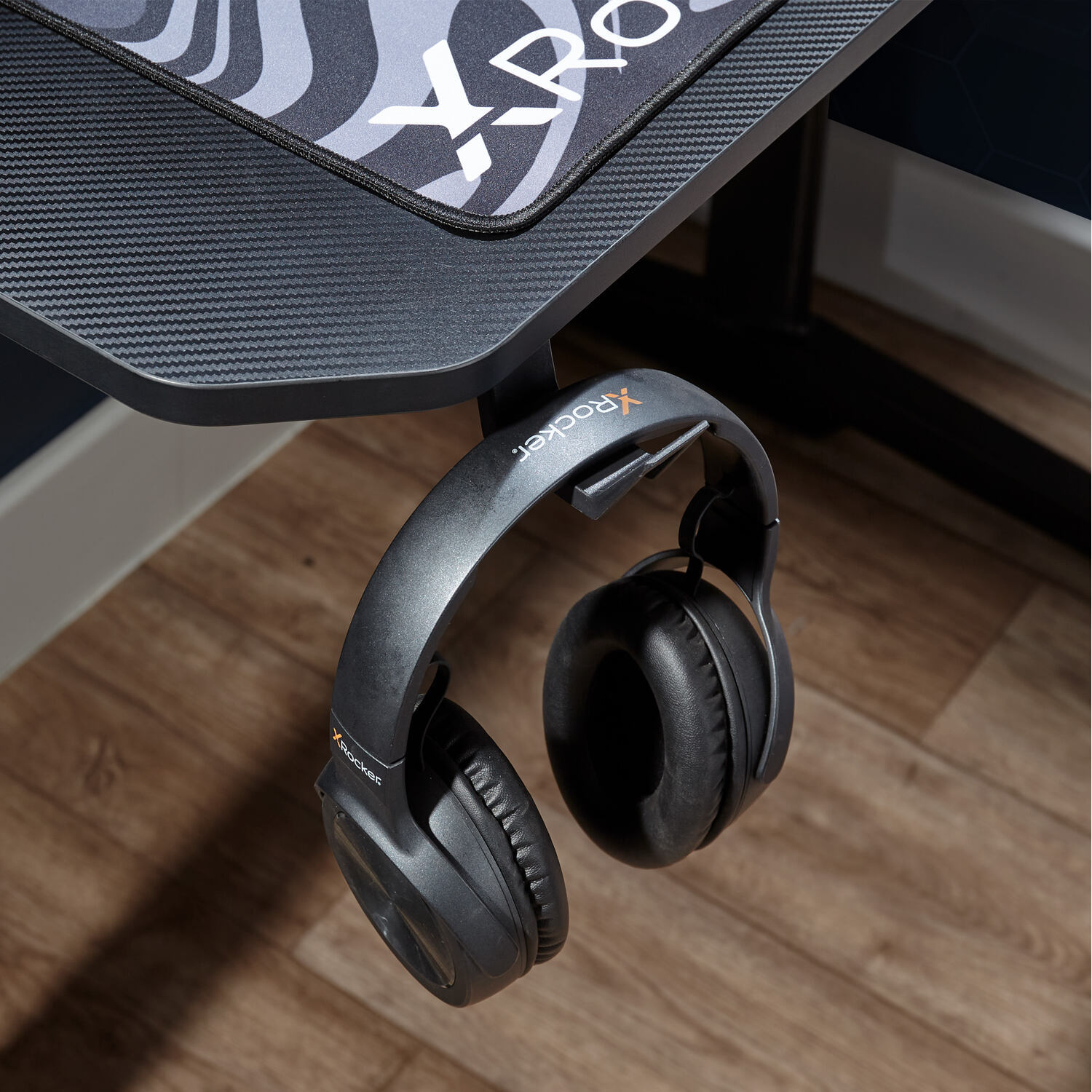 X Rocker Panther Gaming Desk Carbon Fibre