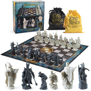 Lord of the Rings Battle for Middle-earth Chess Set