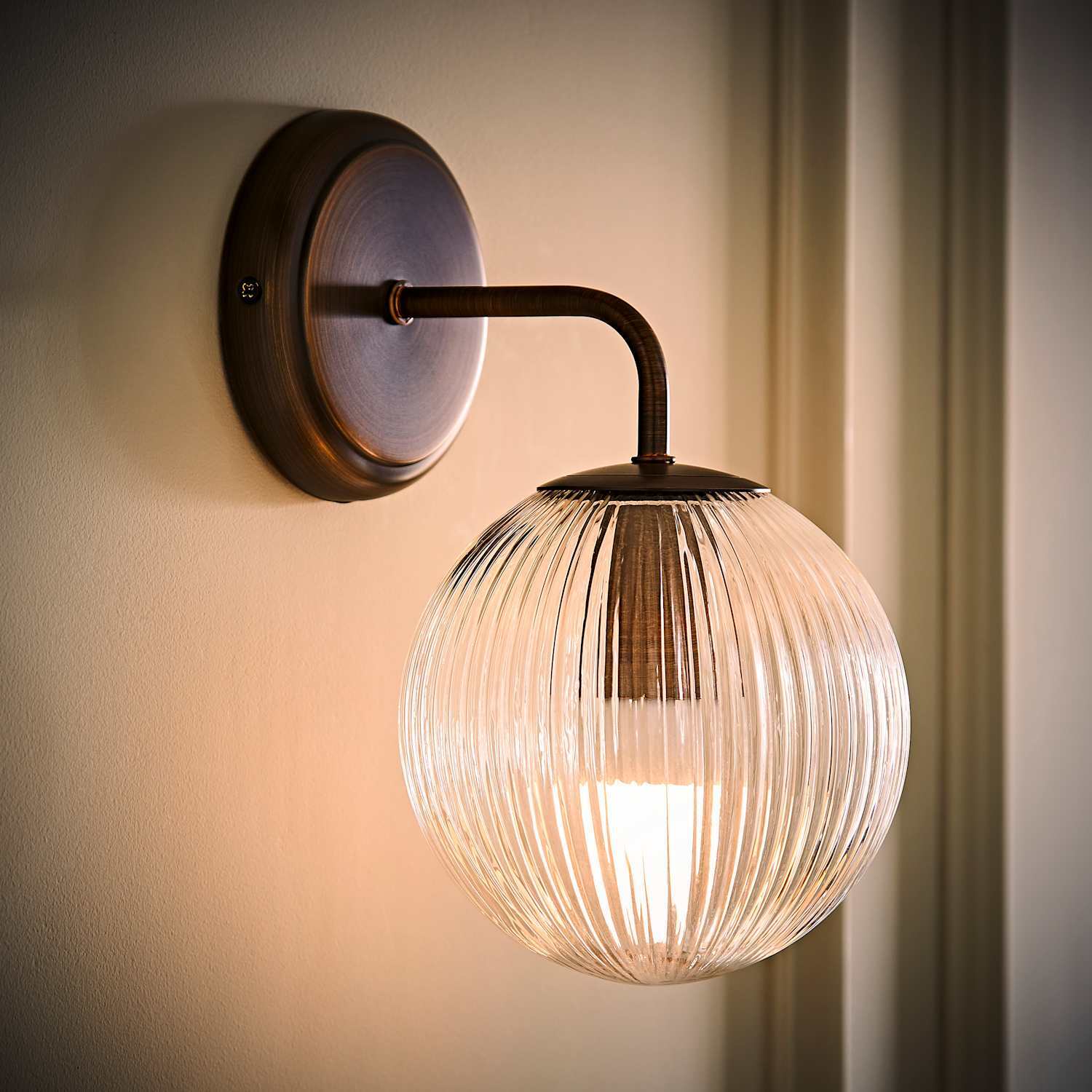 Valuelights Kempton Wall Light With Ribbed Globe Shade - Brushed Brass / 3W / 0