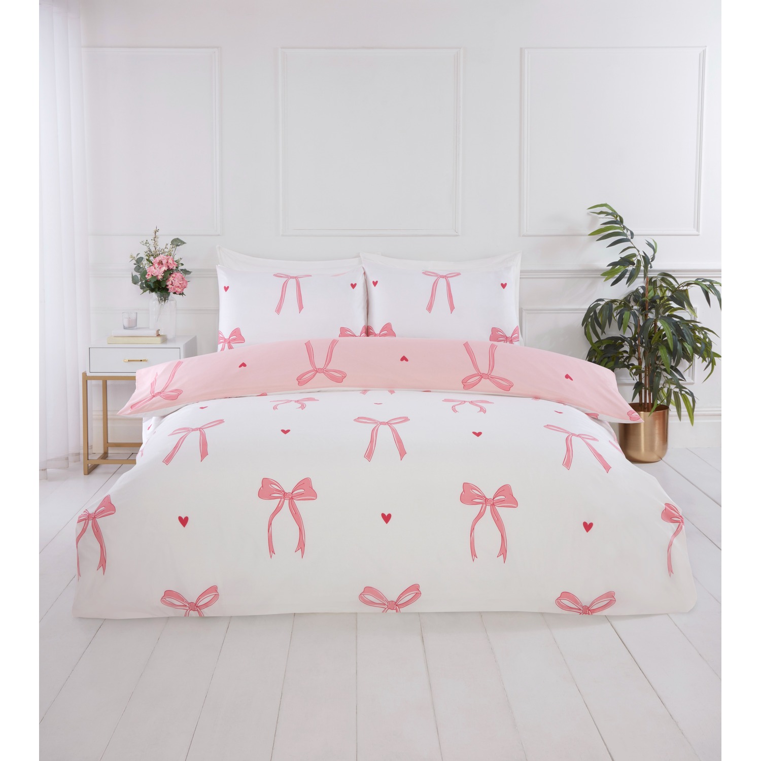 Rapport Home Christmas Festive Bows Reversible Duvet Cover Set with Pillowcase in Pink | Size: King