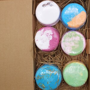 Set of Floral Bath Fizzes Scented Gift Box for Relaxing Bath