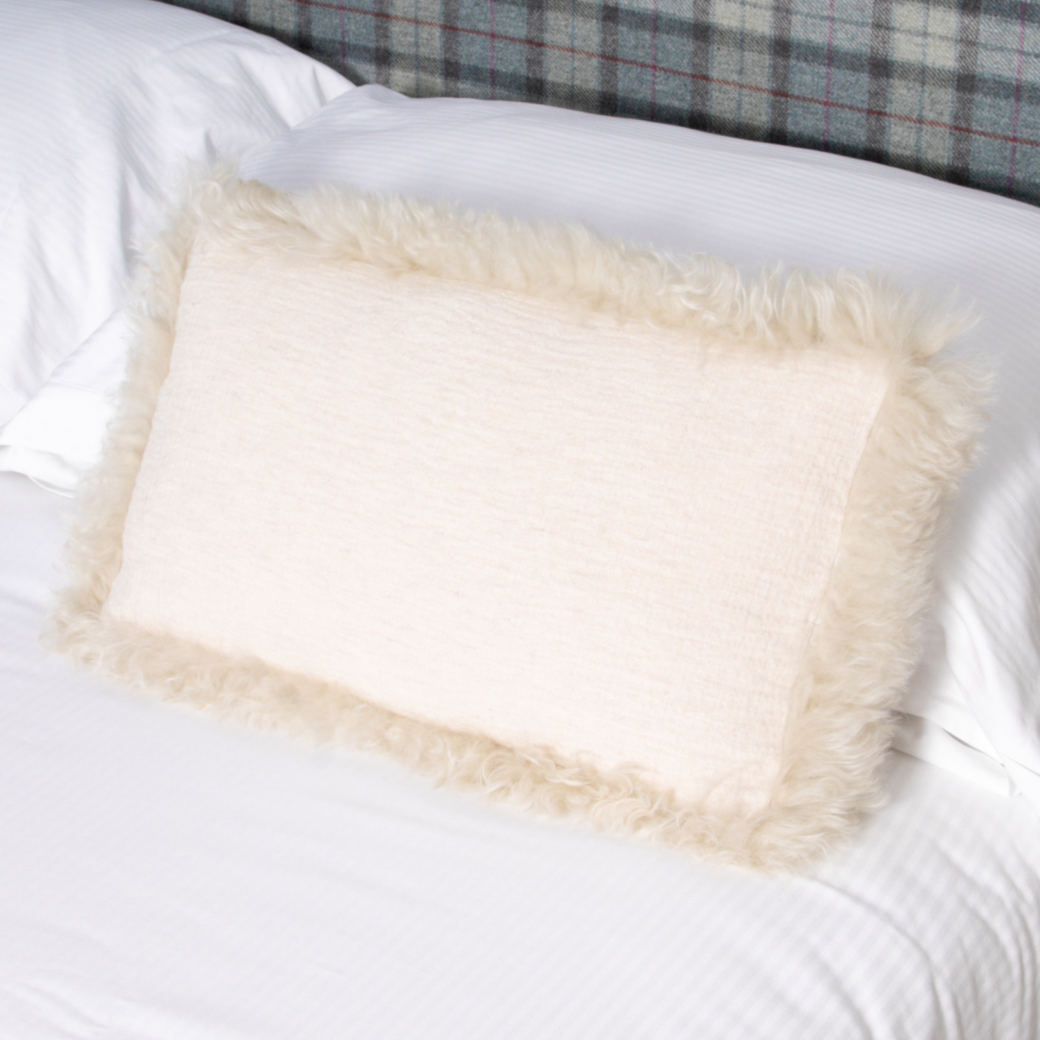 Rectangle Linen Cushion Sheepskin Trim - White / LinenFur