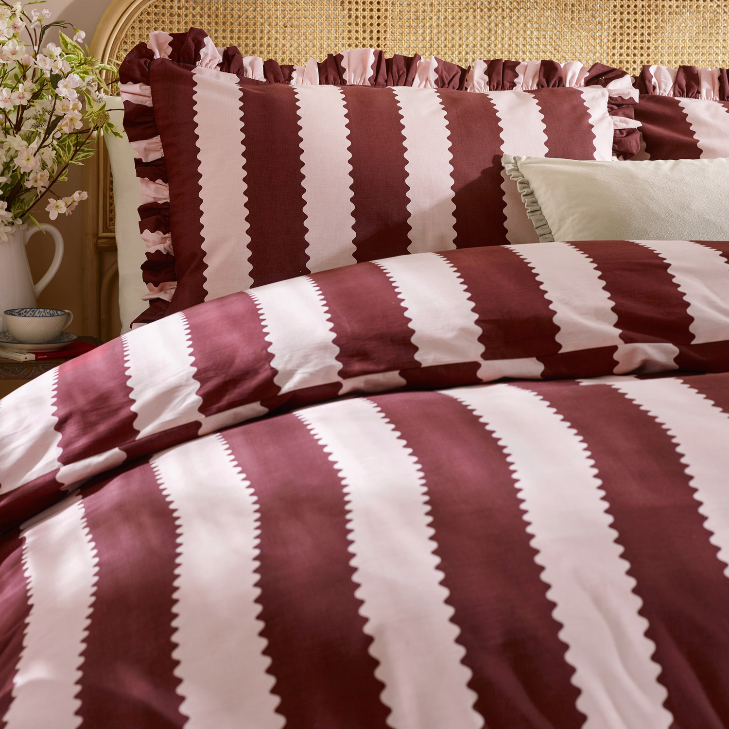 Birdie Stripe Ruffle Duvet Cover Set - Burgundy-blossom Single