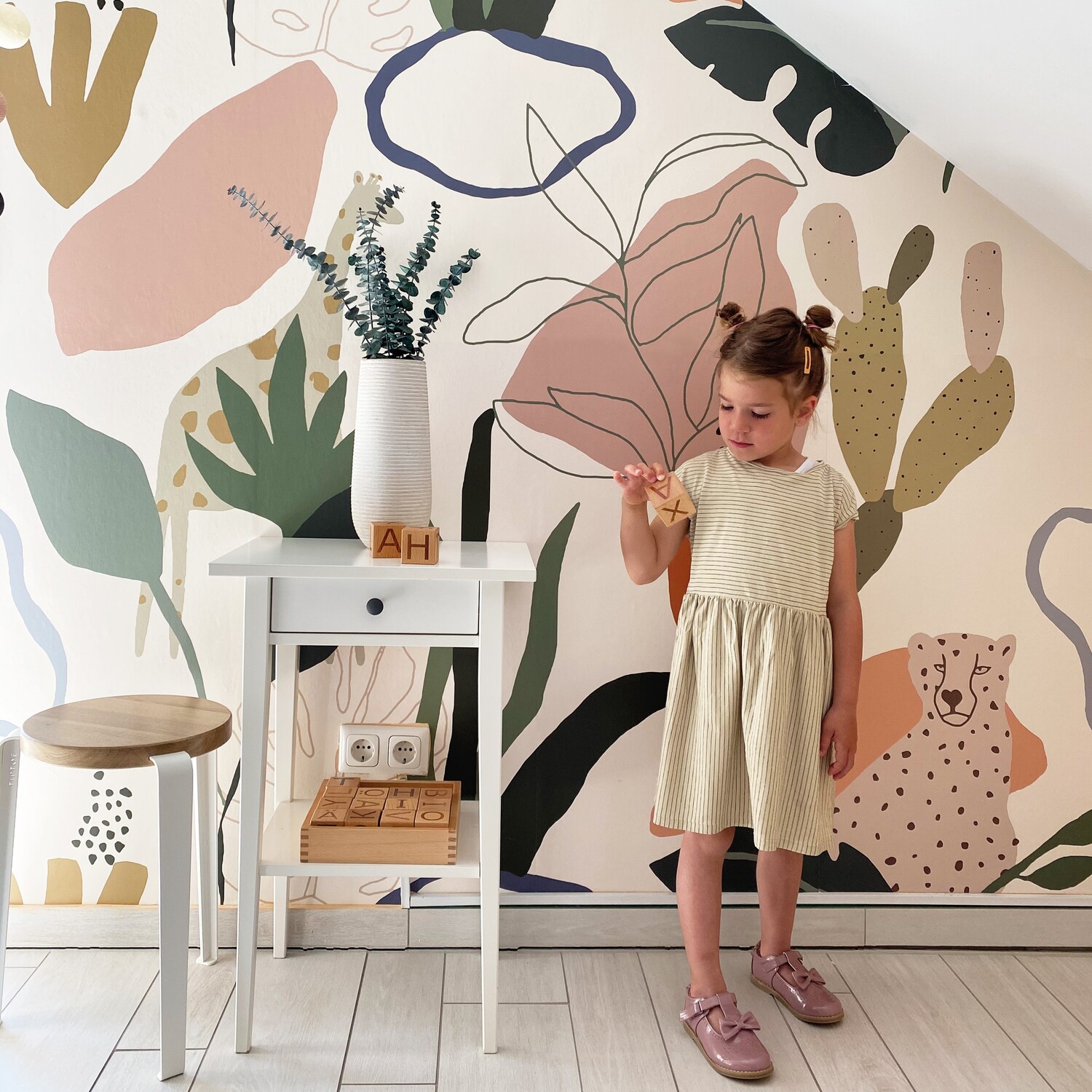 Grandeco Roomblush Safari Jungle Kids Multicolour 4 Lane Wall Mural - Image 3