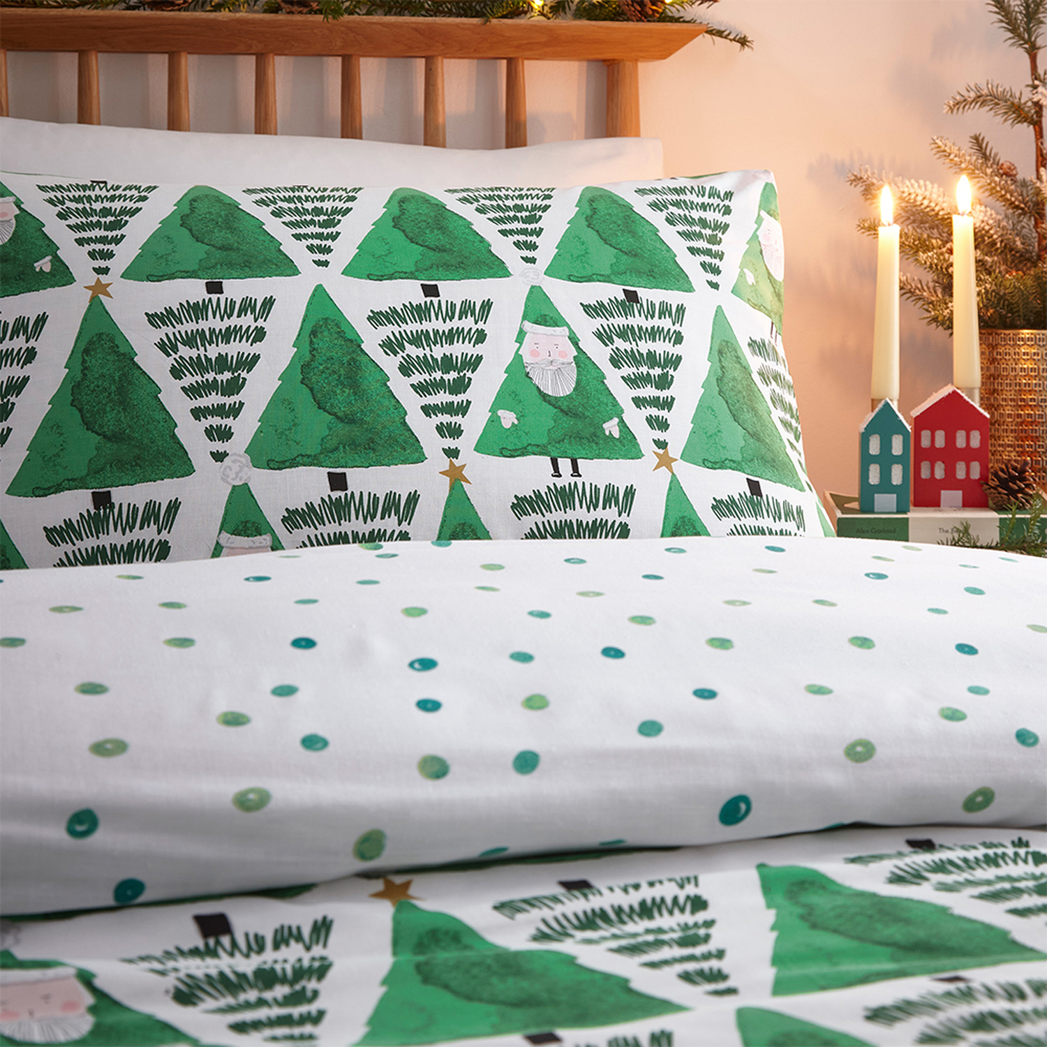 Hide And Seek Santa Christmas Duvet Cover Set - Green Single