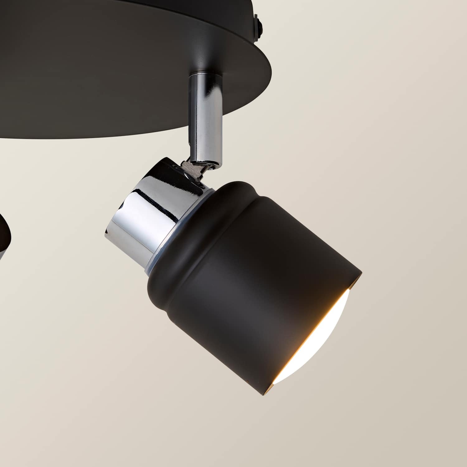 Valuelights Unisex Black Benton Spotlight Ip44 Bathroom 3 Way Ceiling Light W/ Cool Led Bulbs In - Image 2
