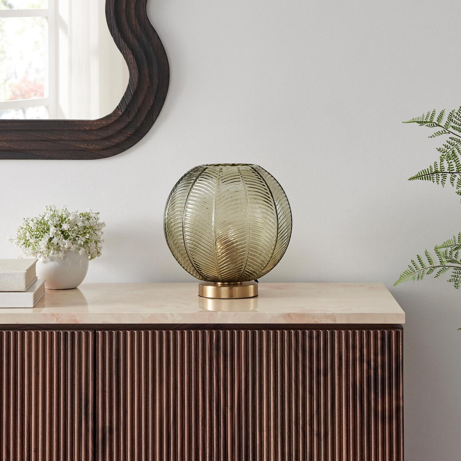 Furniturebox Uk Nadine Small Green Glass Globe Table Lamp - Green