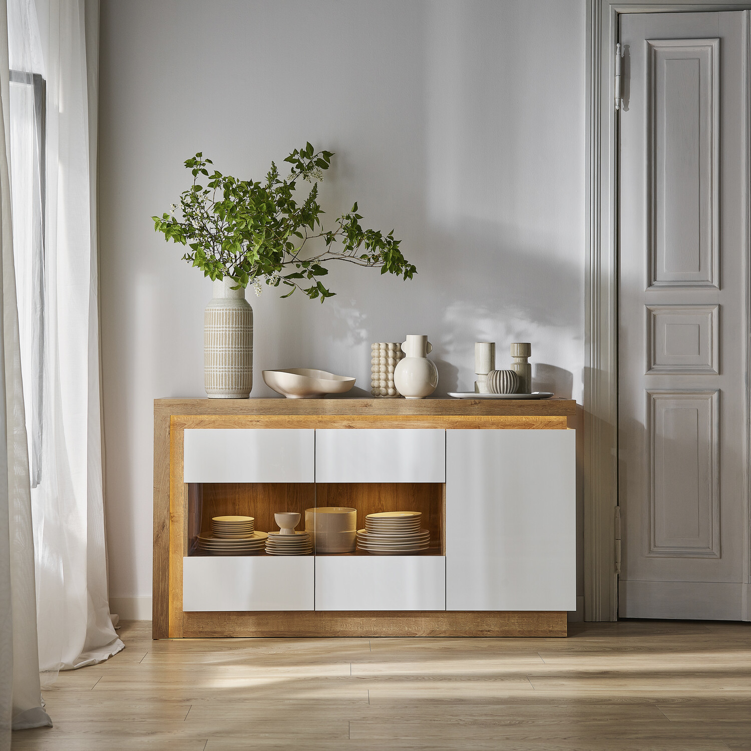 Gerry Arfiansyah品 Jonas & James Lelia Three Door Glazed Sideboard